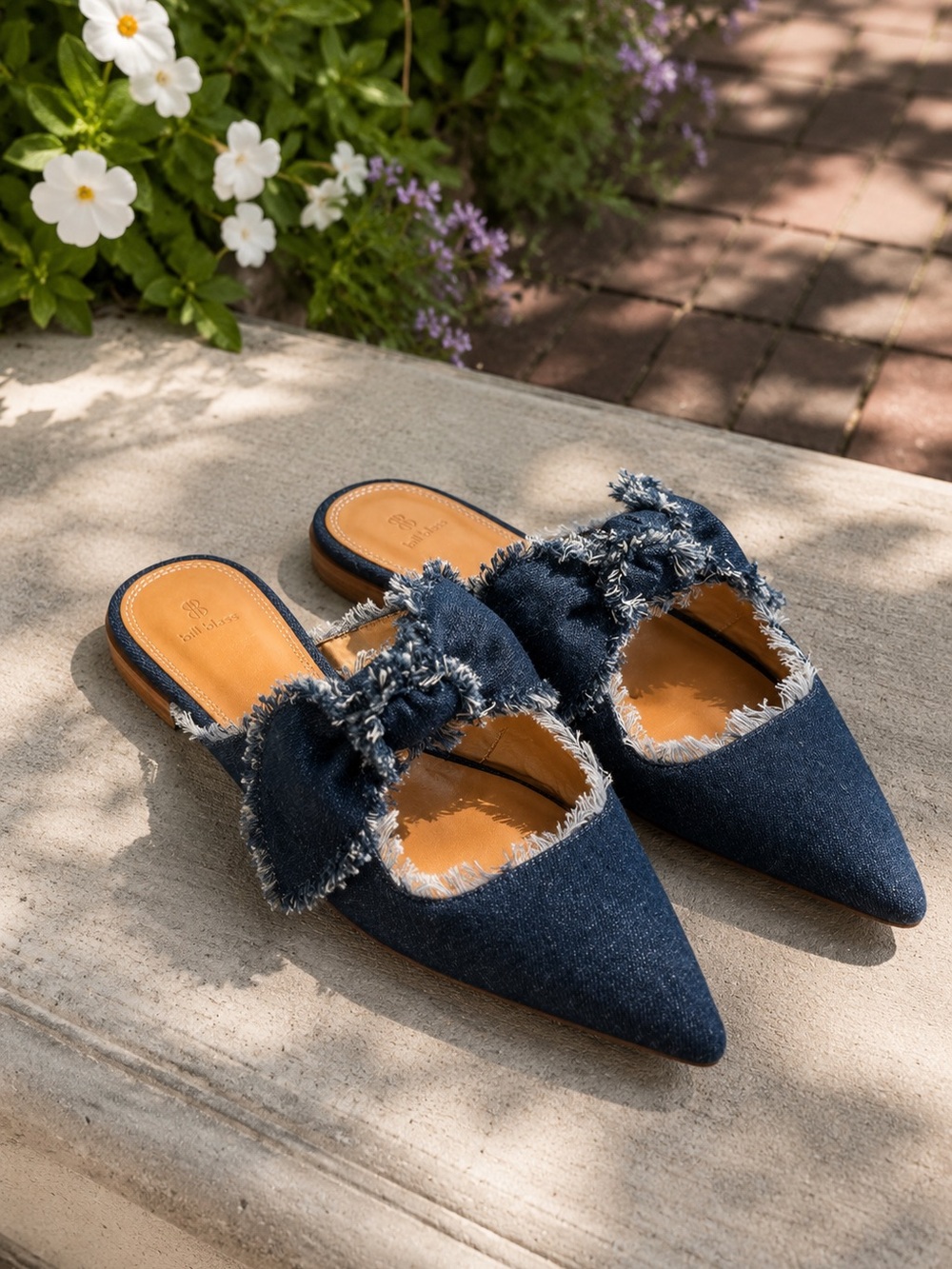 Bill Blass Sabrina Denim Bow Mule Flats Size 9 Frayed Trim Pointed Toe Slides